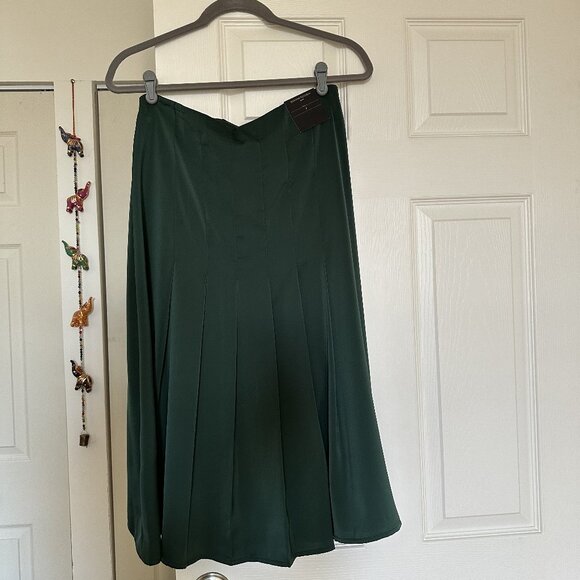 NWT Banana Republic Crepe Pintuck Midi Skirt - Size 4 - Picture 4 of 5